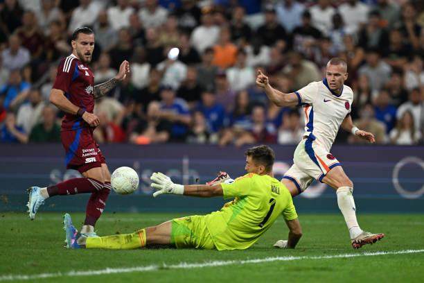 切尔西欧丙打卡晋级，关窗前还要签下奥西门+桑乔？