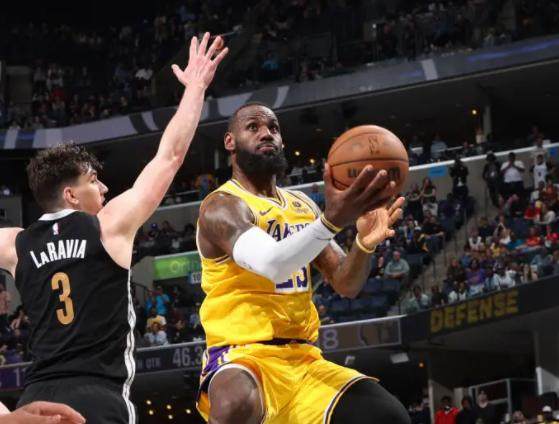 乐鱼体育下载-拒绝爆冷！詹皇关键6分制胜 湖人命运反转升第八