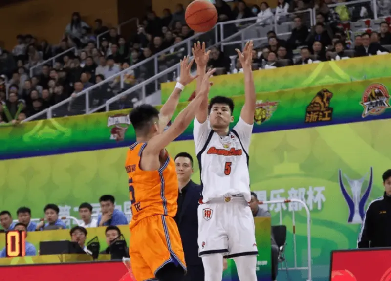 leyusports-媒体人：上海广东锋线差距过大，广东应抓住窗口期升级阵容