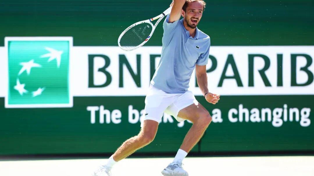 leyusports-网球天堂没错了！萨巴伦卡好事成双逆转莱巴金娜 辛纳集齐大师赛六项硬地冠军解锁新成就